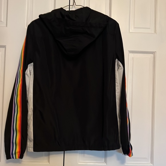 Forever 21 Pullover - Picture 9 of 10